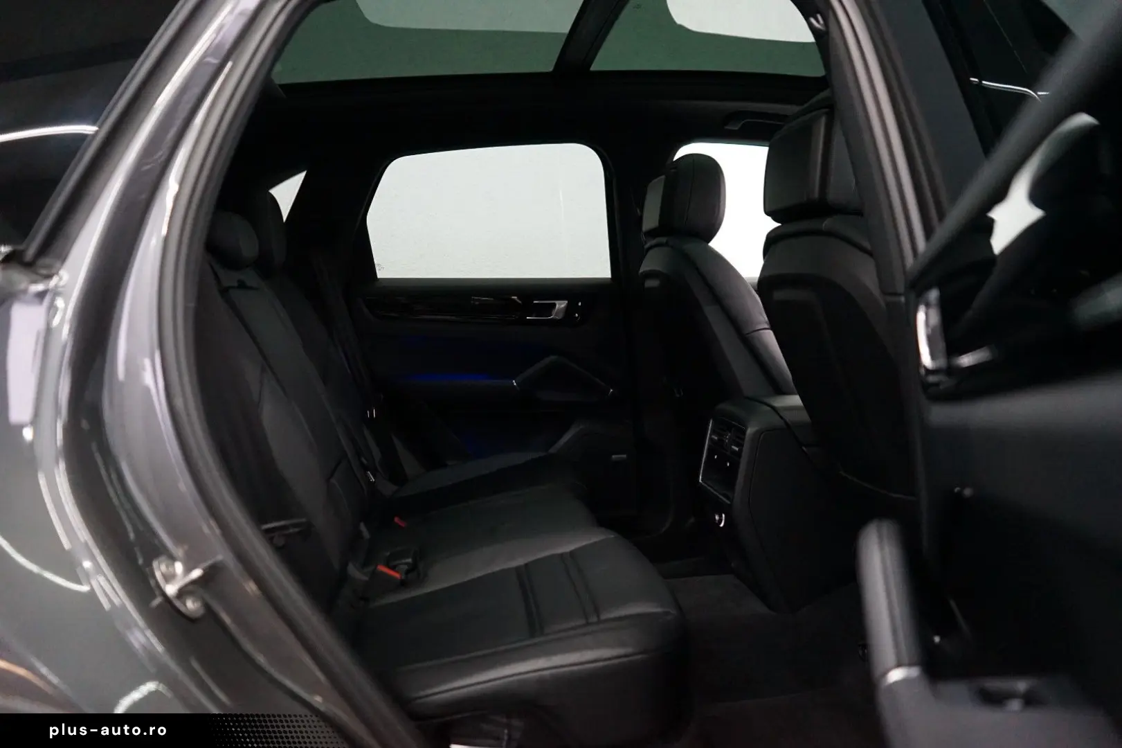 PORSCHE Cayenne E-Hybrid PANO HeadUp MATRIX AHK BOSE 21z