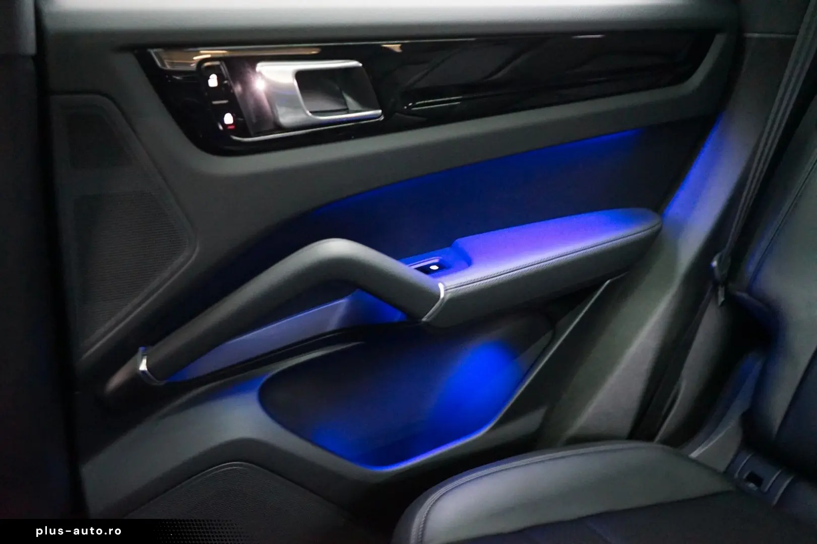 PORSCHE Cayenne E-Hybrid PANO HeadUp MATRIX AHK BOSE 21z