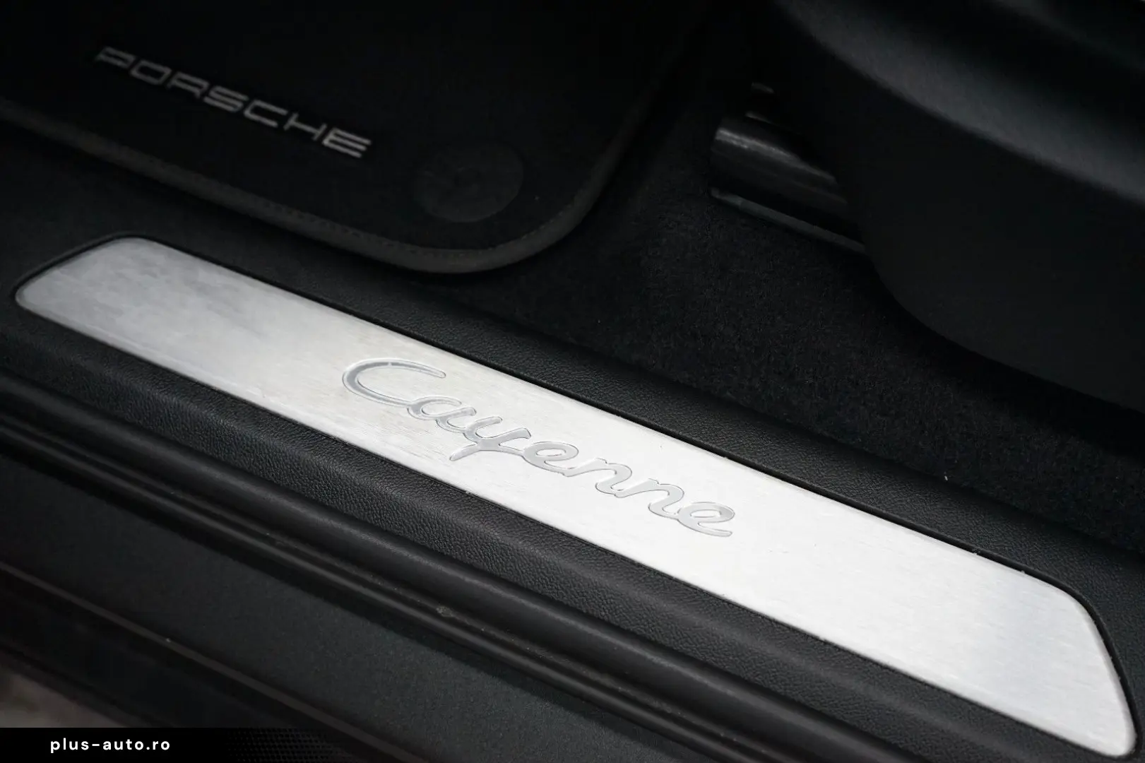 PORSCHE Cayenne E-Hybrid PANO HeadUp MATRIX AHK BOSE 21z