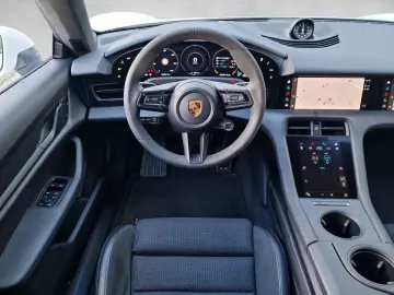 PORSCHE Taycan GTS ST Pano Bose 360 PVTS HuD Vierradlenk
