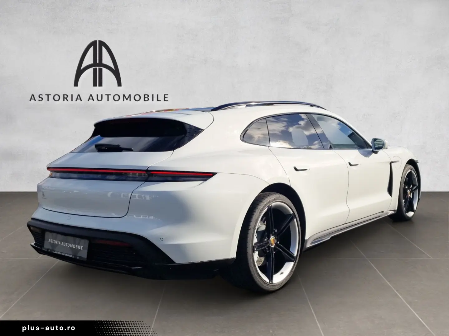 PORSCHE Taycan GTS ST Pano Bose 360 PVTS HuD Vierradlenk
