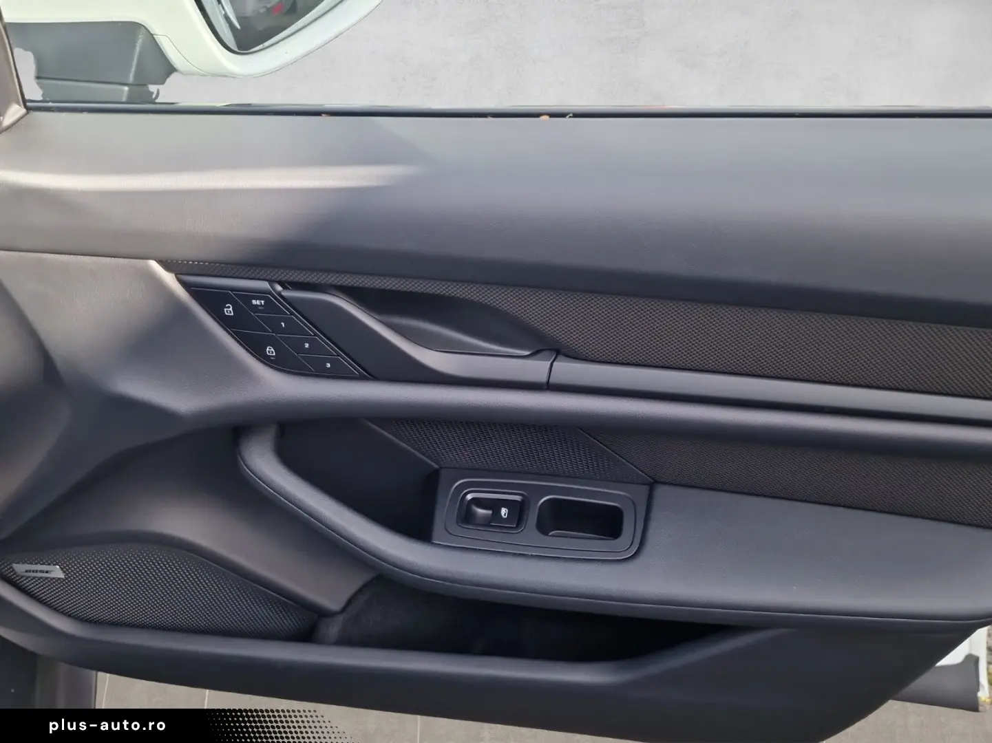 PORSCHE Taycan GTS ST Pano Bose 360 PVTS HuD Vierradlenk
