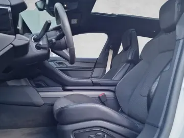PORSCHE Taycan GTS ST Pano Bose 360 PVTS HuD Vierradlenk