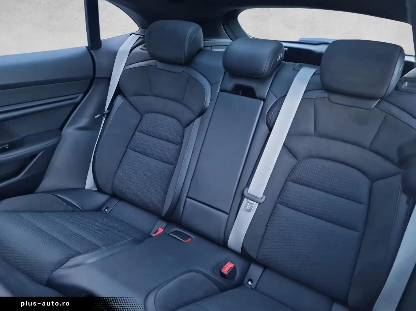 PORSCHE Taycan GTS ST Pano Bose 360 PVTS HuD Vierradlenk