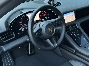 PORSCHE Taycan 4S BOSE PANO 20 Zoll