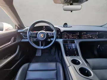 PORSCHE Taycan 4S Pano Matrix Chrono 360  ACC P-Display