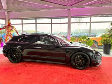 PORSCHE Taycan Sport Turismo 4S Sportchrono Pano Inno 21