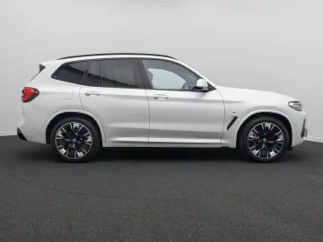 BMW iX3 IMPRESSIVE 360 DAB Alarm HUD Panorama 20Zoll
