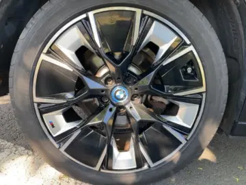BMW iX3 Sportpaket HUD AD El. Fondsitzverst. Navi Le
