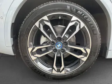 BMW iX2 eDrive20 M SPORT AdpLED DriveAss  ParkAss