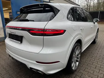 PORSCHE Cayenne S Matrix Chrono Pano Bose Softclose