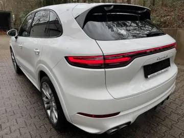 PORSCHE Cayenne S Matrix Chrono Pano Bose Softclose