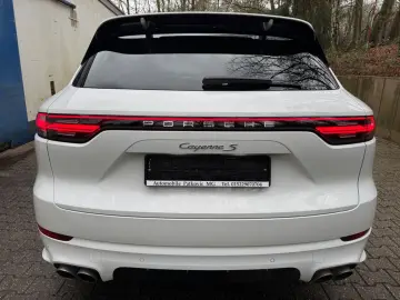 PORSCHE Cayenne S Matrix Chrono Pano Bose Softclose