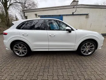 PORSCHE Cayenne S Matrix Chrono Pano Bose Softclose