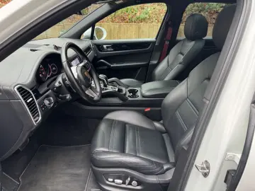 PORSCHE Cayenne S Matrix Chrono Pano Bose Softclose