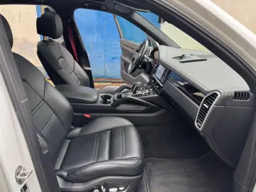 PORSCHE Cayenne S Matrix Chrono Pano Bose Softclose