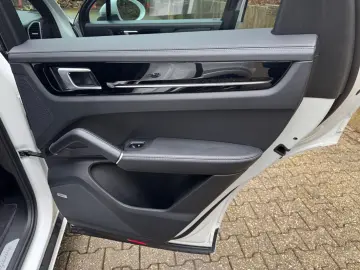 PORSCHE Cayenne S Matrix Chrono Pano Bose Softclose