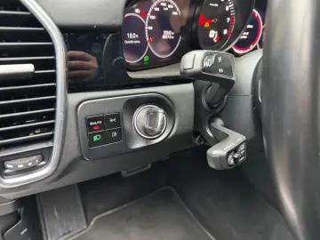 PORSCHE Cayenne S Matrix Chrono Pano Bose Softclose