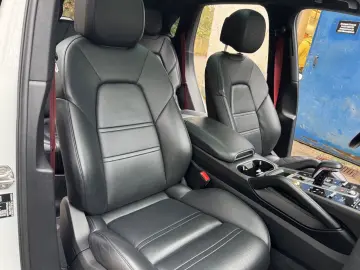 PORSCHE Cayenne S Matrix Chrono Pano Bose Softclose