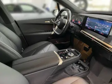 BMW iX xDrive40 Sportpaket Pano Sky DA Prof. 22&apos…