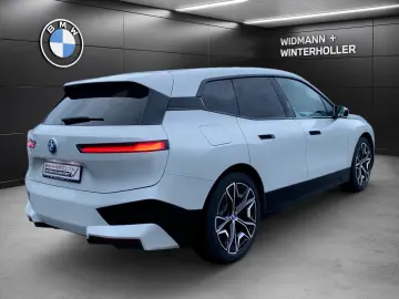 BMW iX xDrive40 Sportpaket Pano Sky DA Prof. 22&apos…