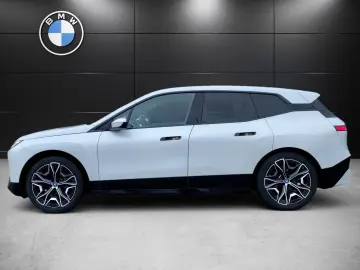 BMW iX xDrive40 Sportpaket Pano Sky DA Prof. 22&apos…
