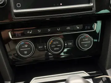 VOLKSWAGEN PASSAT B8