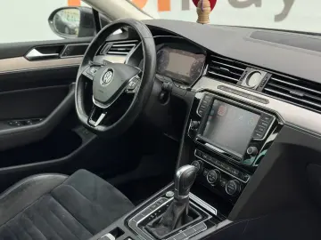 VOLKSWAGEN PASSAT B8