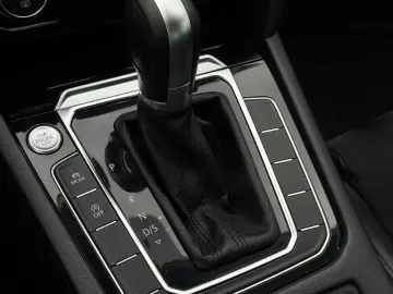 VOLKSWAGEN PASSAT B8