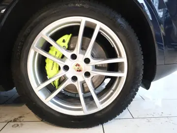 PORSCHE Cayenne E-Hybrid