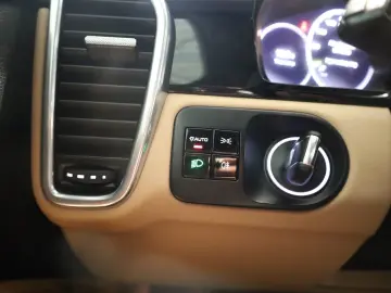 PORSCHE Cayenne E-Hybrid