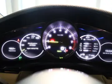 PORSCHE Cayenne E-Hybrid