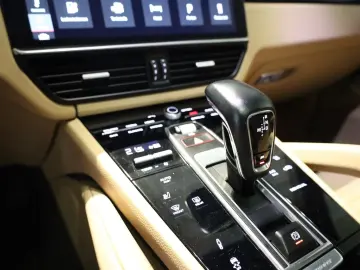 PORSCHE Cayenne E-Hybrid