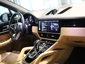 PORSCHE Cayenne E-Hybrid