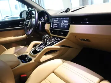 PORSCHE Cayenne E-Hybrid