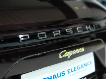 Porsche Cayenne E-Hybrid SPORT-CHRONO 14-