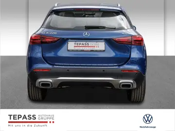 MERCEDES-BENZ GLA 220 Progressive ADVANCED-PLUS WINTER-PLUS