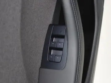 TESLA Model 3 Standard RWD Plus 95% SoH HIGHLAND [ LFP