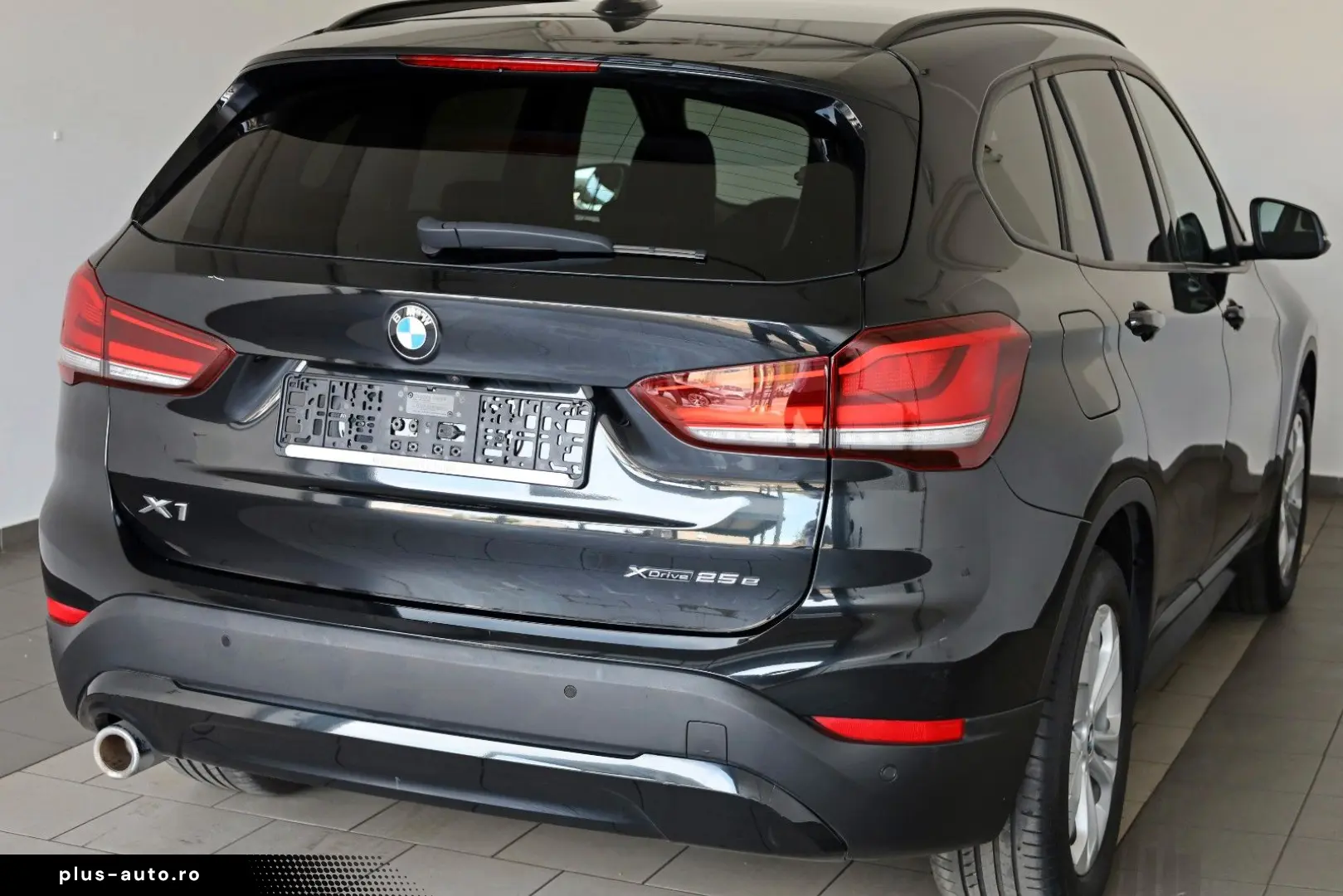 BMW X1 xDrive 25e Advantage Leder Navi LED Kamer HUD