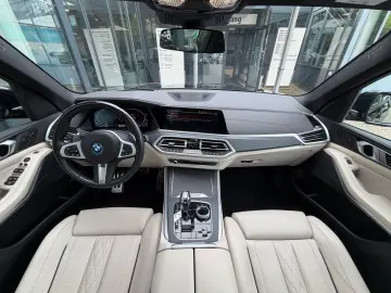 BMW X5 xDrive45e M Sport PanoSky TV HuD Massage AHK