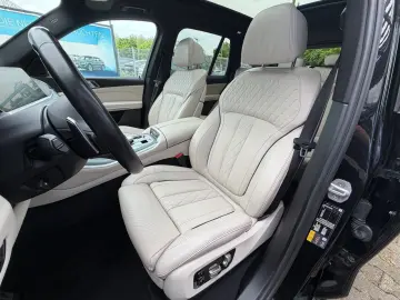 BMW X5 xDrive45e M Sport PanoSky TV HuD Massage AHK