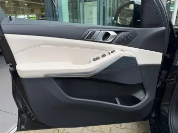 BMW X5 xDrive45e M Sport PanoSky TV HuD Massage AHK