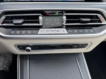 BMW X5 xDrive45e M Sport PanoSky TV HuD Massage AHK