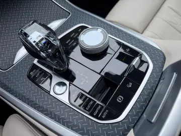 BMW X5 xDrive45e M Sport PanoSky TV HuD Massage AHK