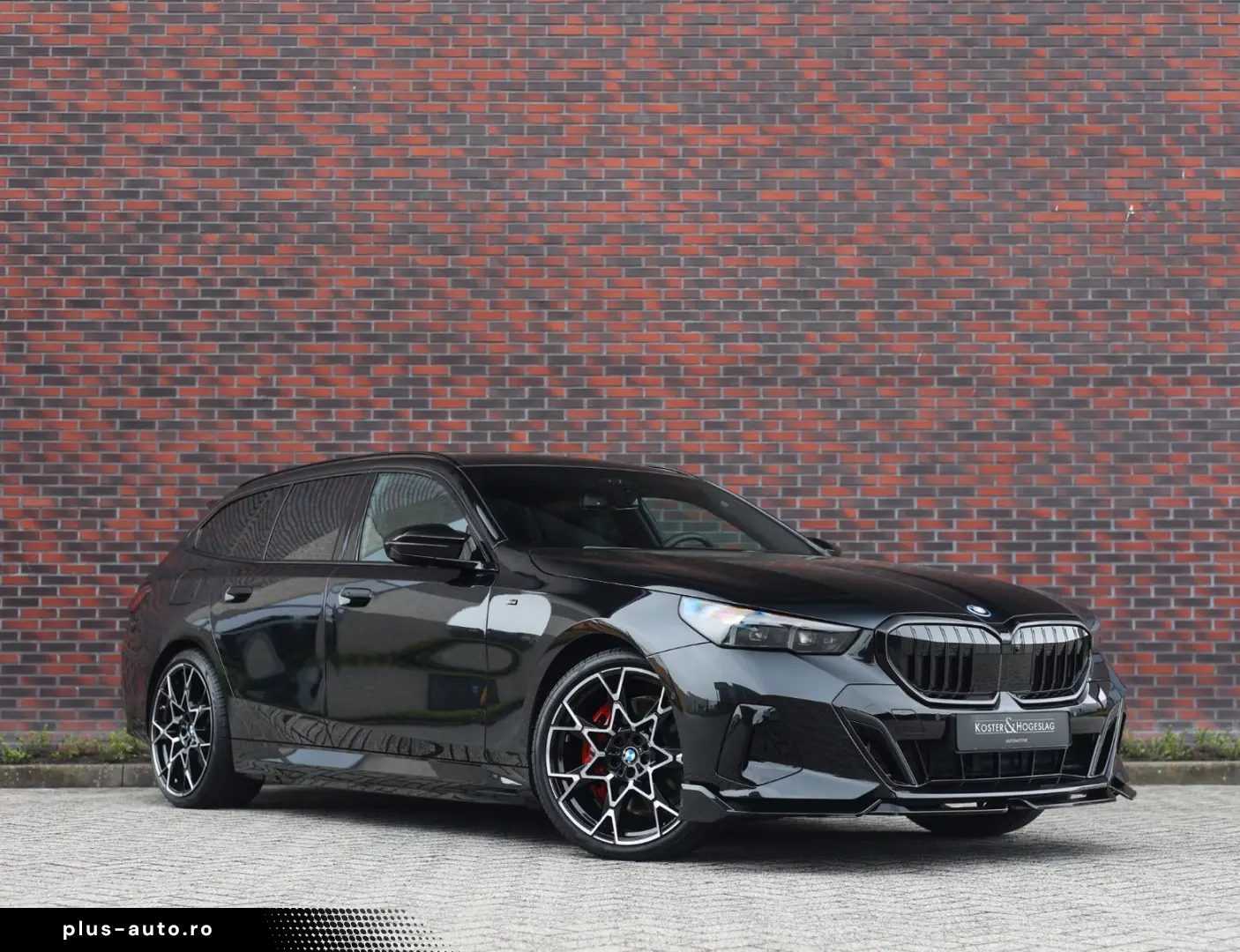 BMW 550e Touring xDrive   M Sport Pro - AHK - Bow&Wi