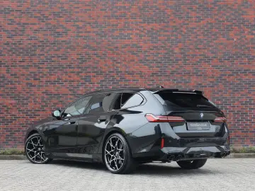 BMW 550e Touring xDrive   M Sport Pro - AHK - Bow&Wi