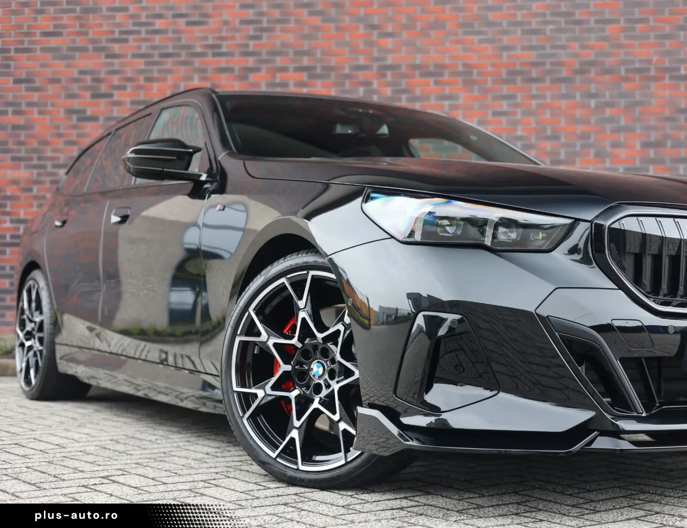 BMW 550e Touring xDrive   M Sport Pro - AHK - Bow&Wi