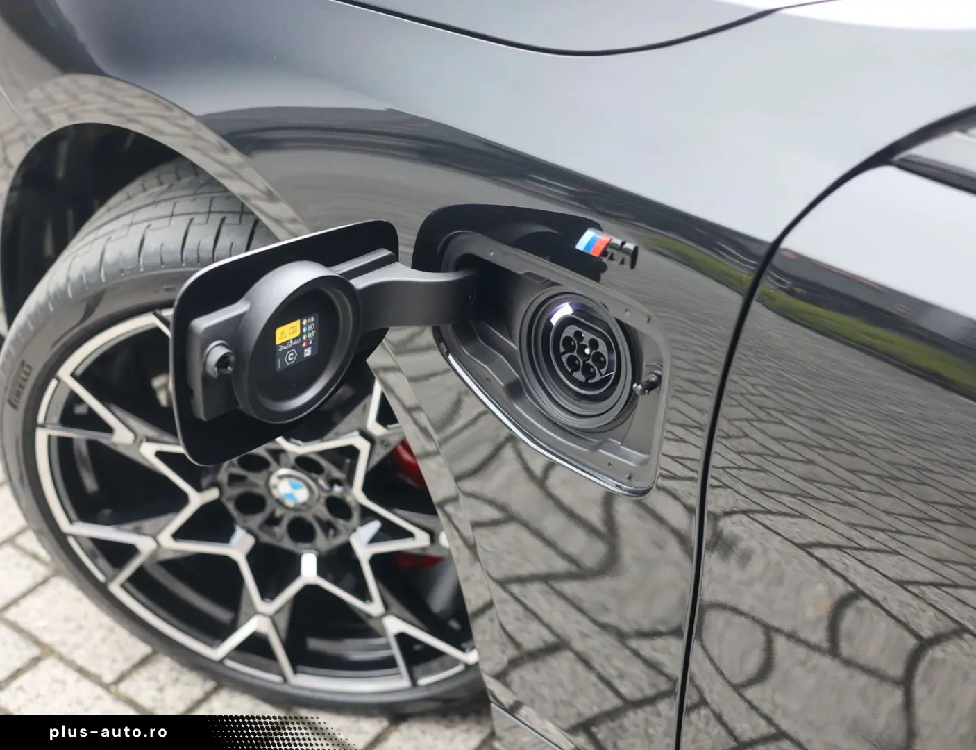 BMW 550e Touring xDrive   M Sport Pro - AHK - Bow&Wi