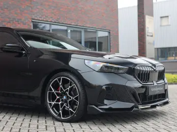 BMW 550e Touring xDrive   M Sport Pro - AHK - Bow&Wi