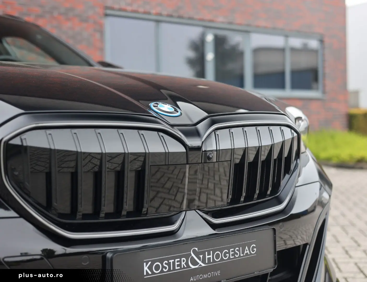 BMW 550e Touring xDrive   M Sport Pro - AHK - Bow&Wi